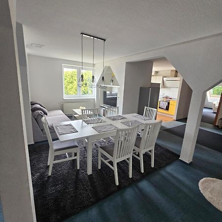 6 Bedroom Private Apartment & Lounge Росток Екстериор снимка