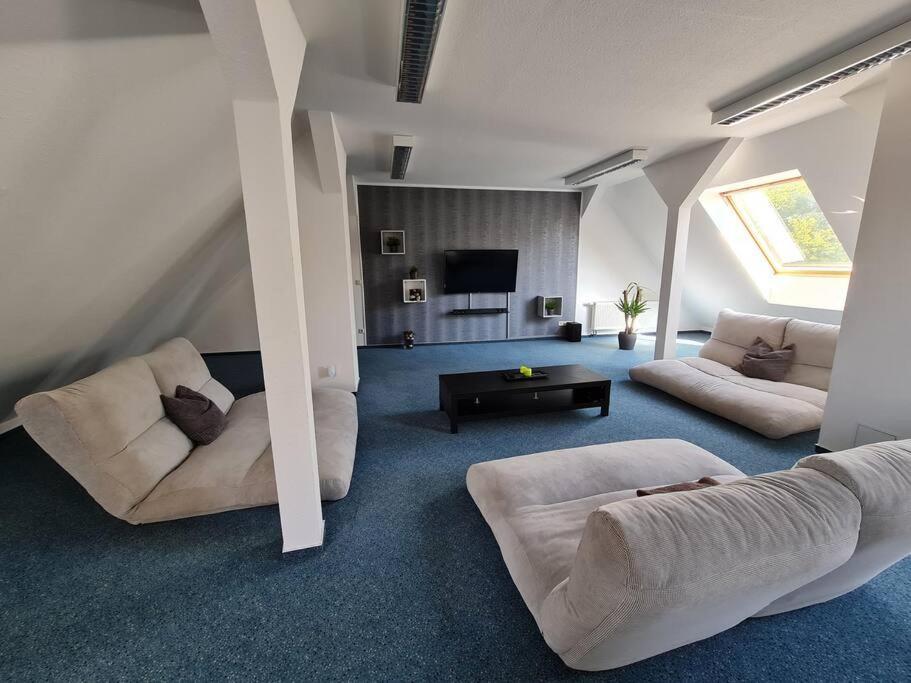 6 Bedroom Private Apartment & Lounge Росток Екстериор снимка